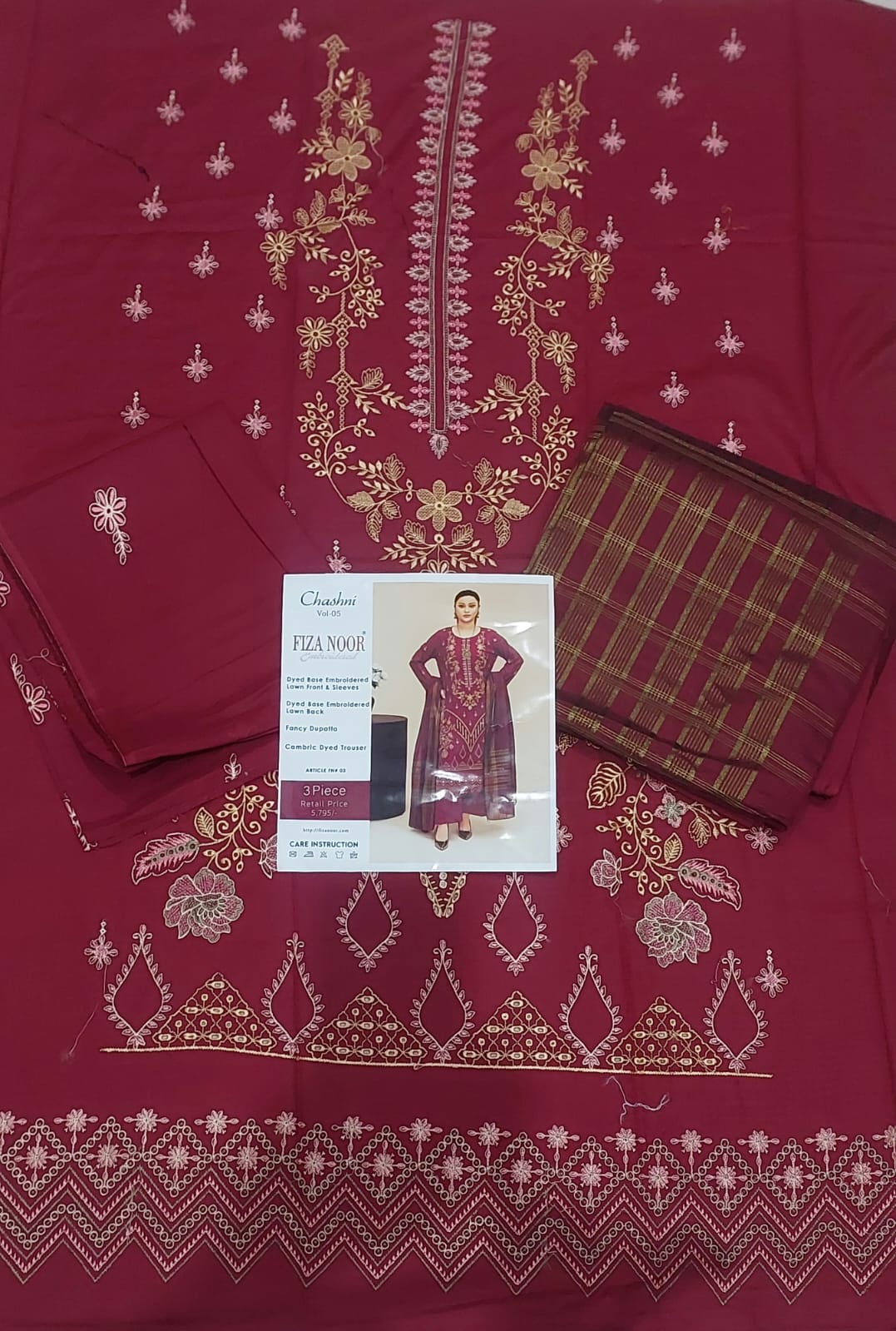 Fizza Noor Chashni Embroidered Lawn 3 piece